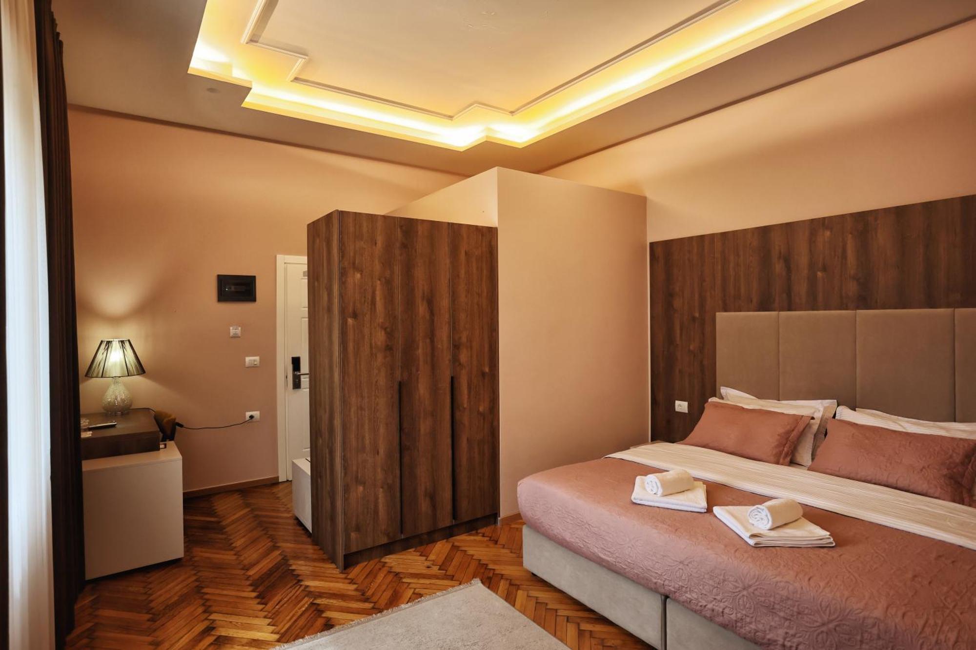 Vila Casablanca - Boutique Hotel & Restaurant Shkodër エクステリア 写真