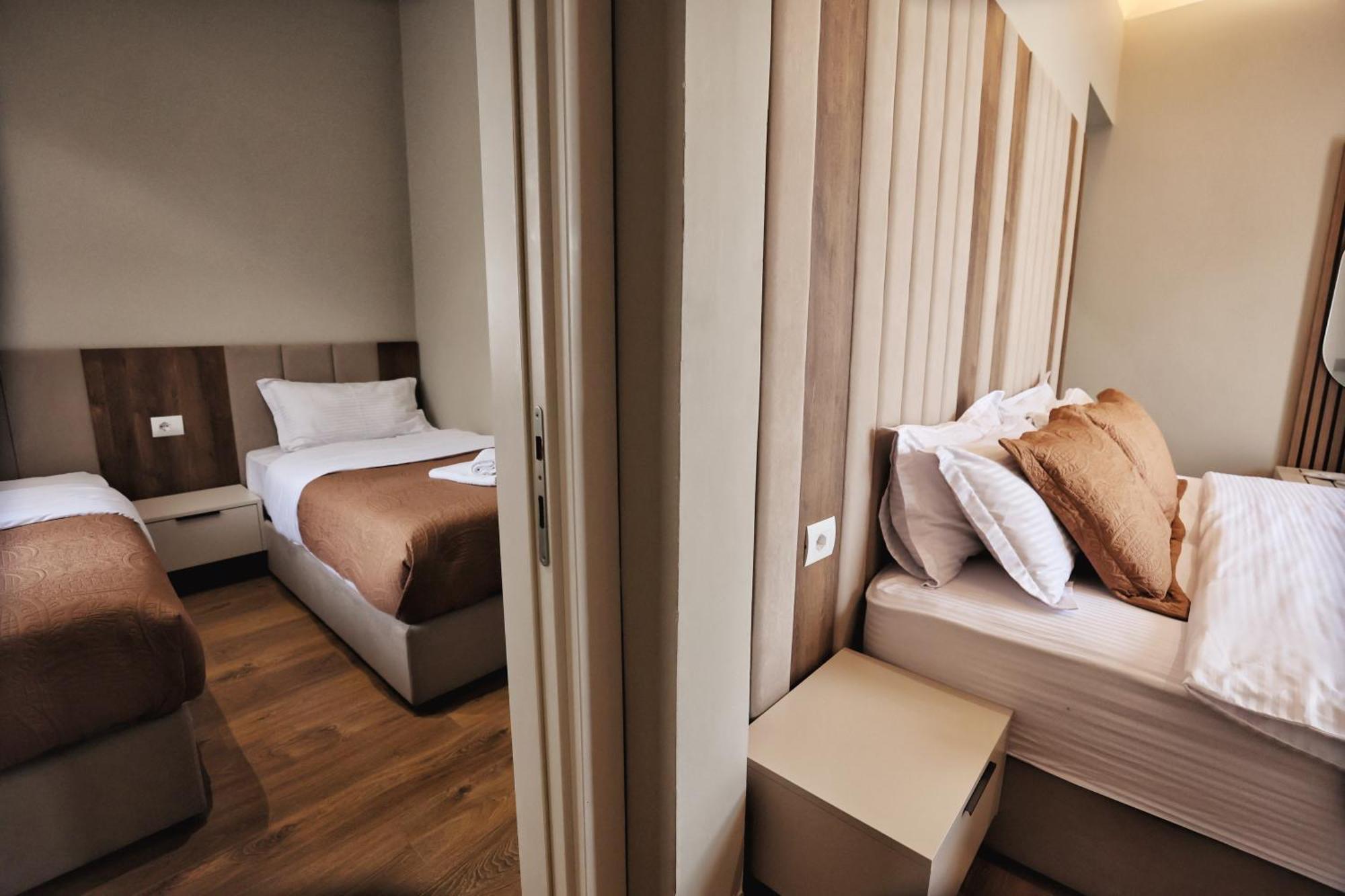 Vila Casablanca - Boutique Hotel & Restaurant Shkodër エクステリア 写真