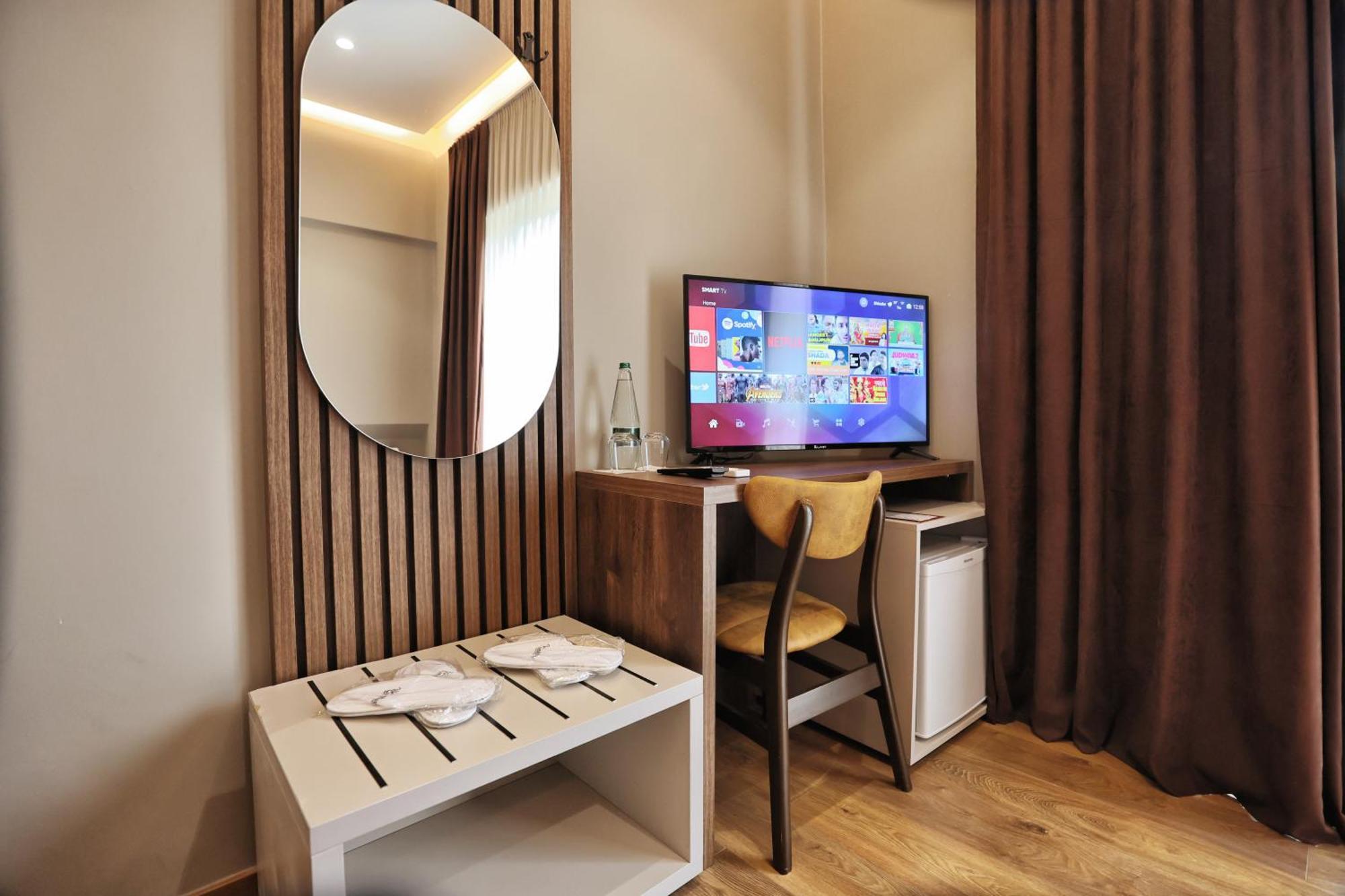 Vila Casablanca - Boutique Hotel & Restaurant Shkodër エクステリア 写真