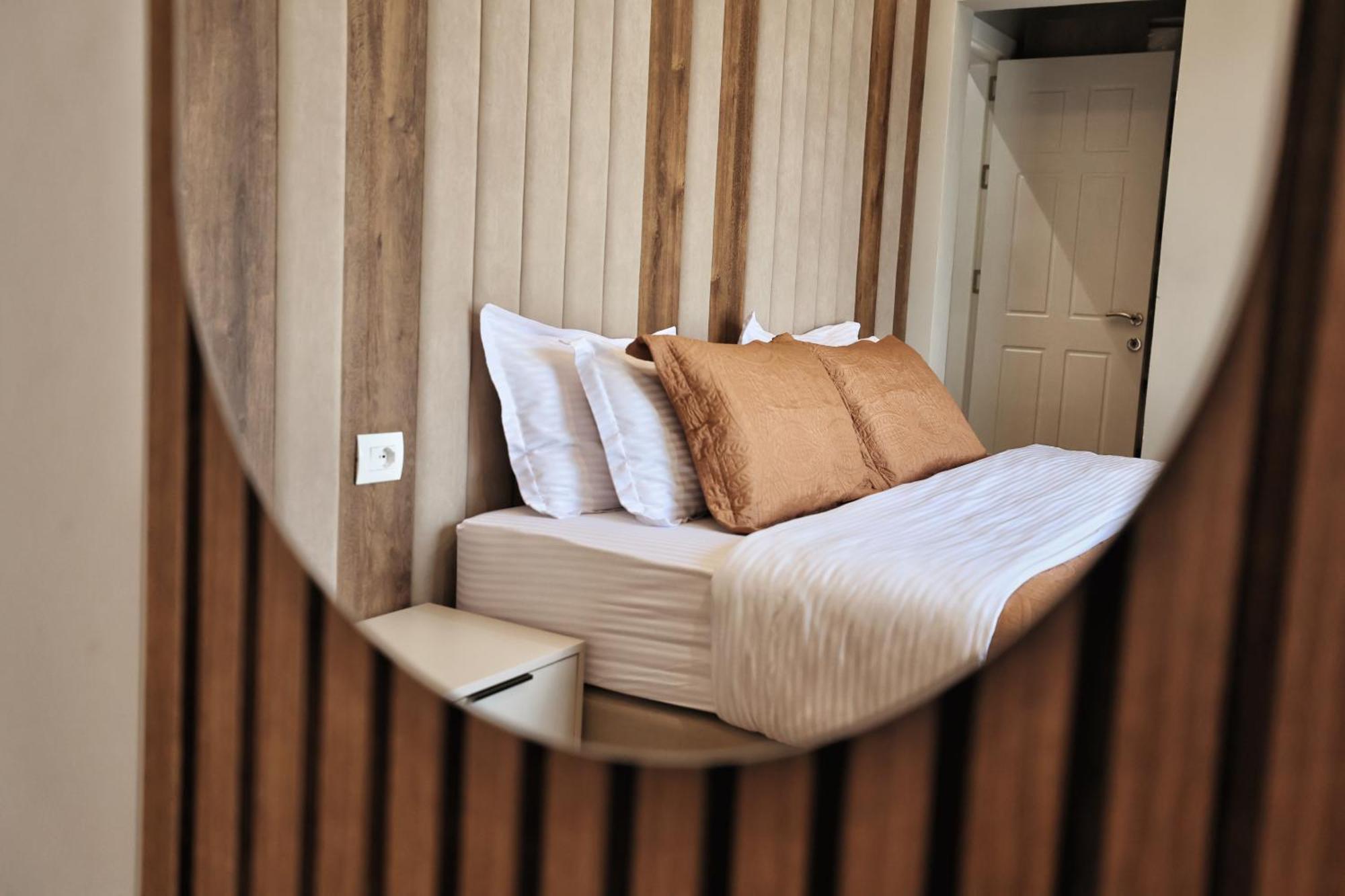Vila Casablanca - Boutique Hotel & Restaurant Shkodër エクステリア 写真