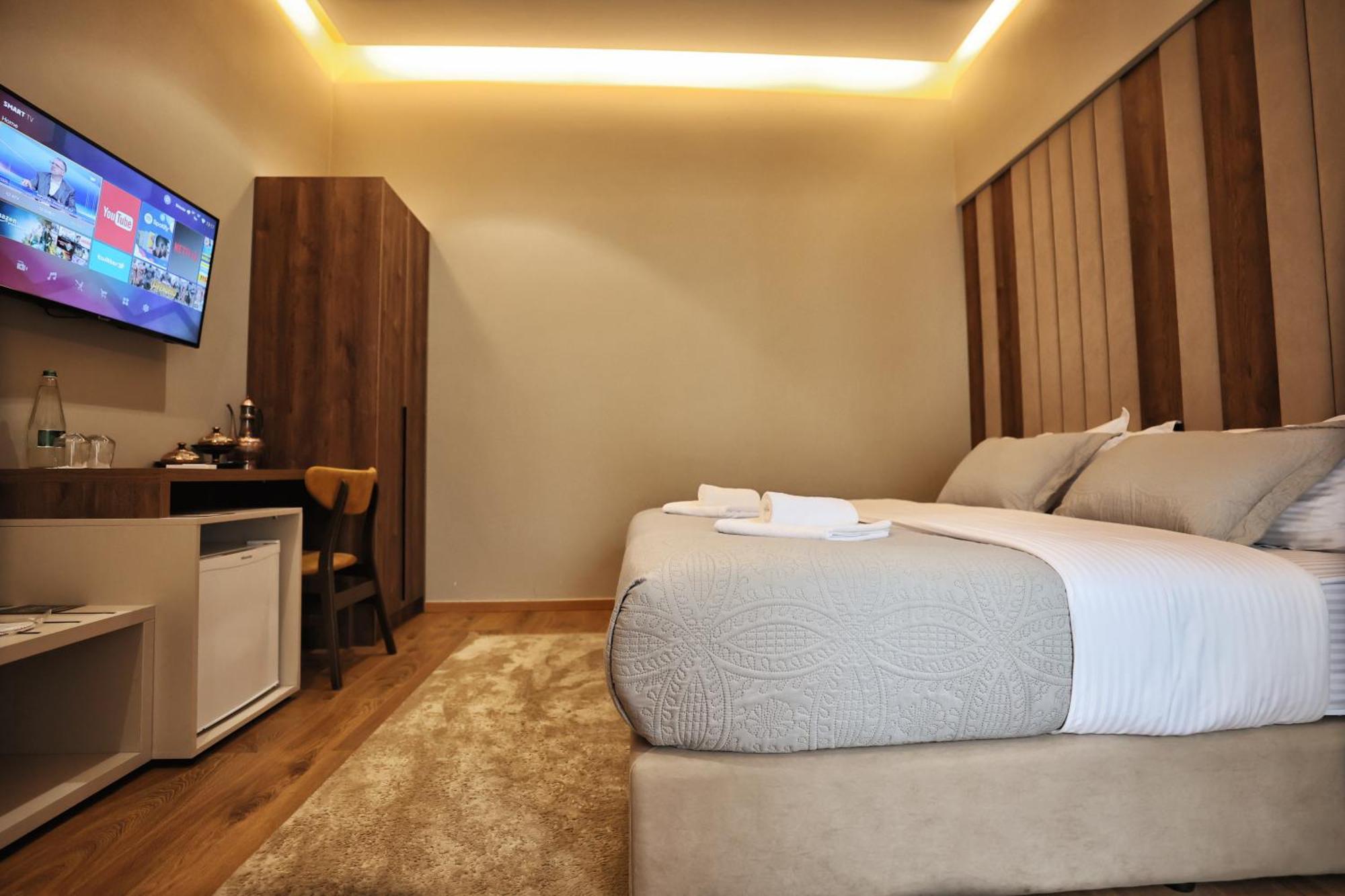 Vila Casablanca - Boutique Hotel & Restaurant Shkodër エクステリア 写真