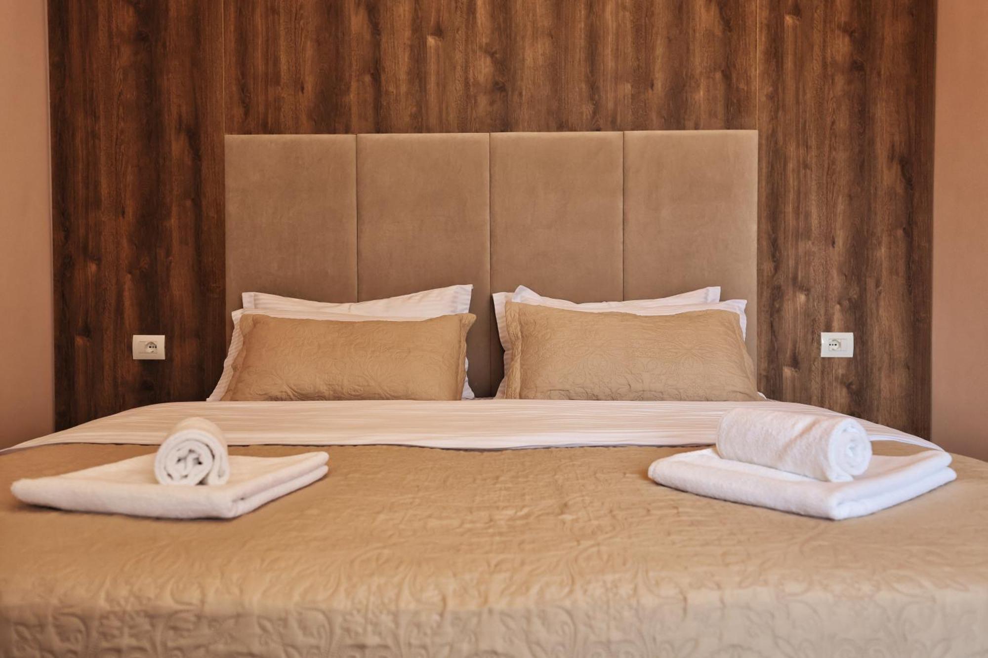 Vila Casablanca - Boutique Hotel & Restaurant Shkodër エクステリア 写真