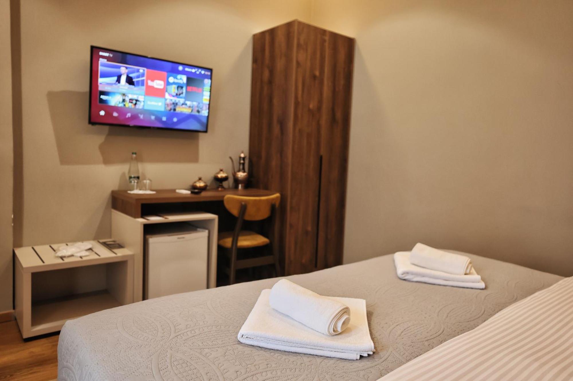Vila Casablanca - Boutique Hotel & Restaurant Shkodër エクステリア 写真