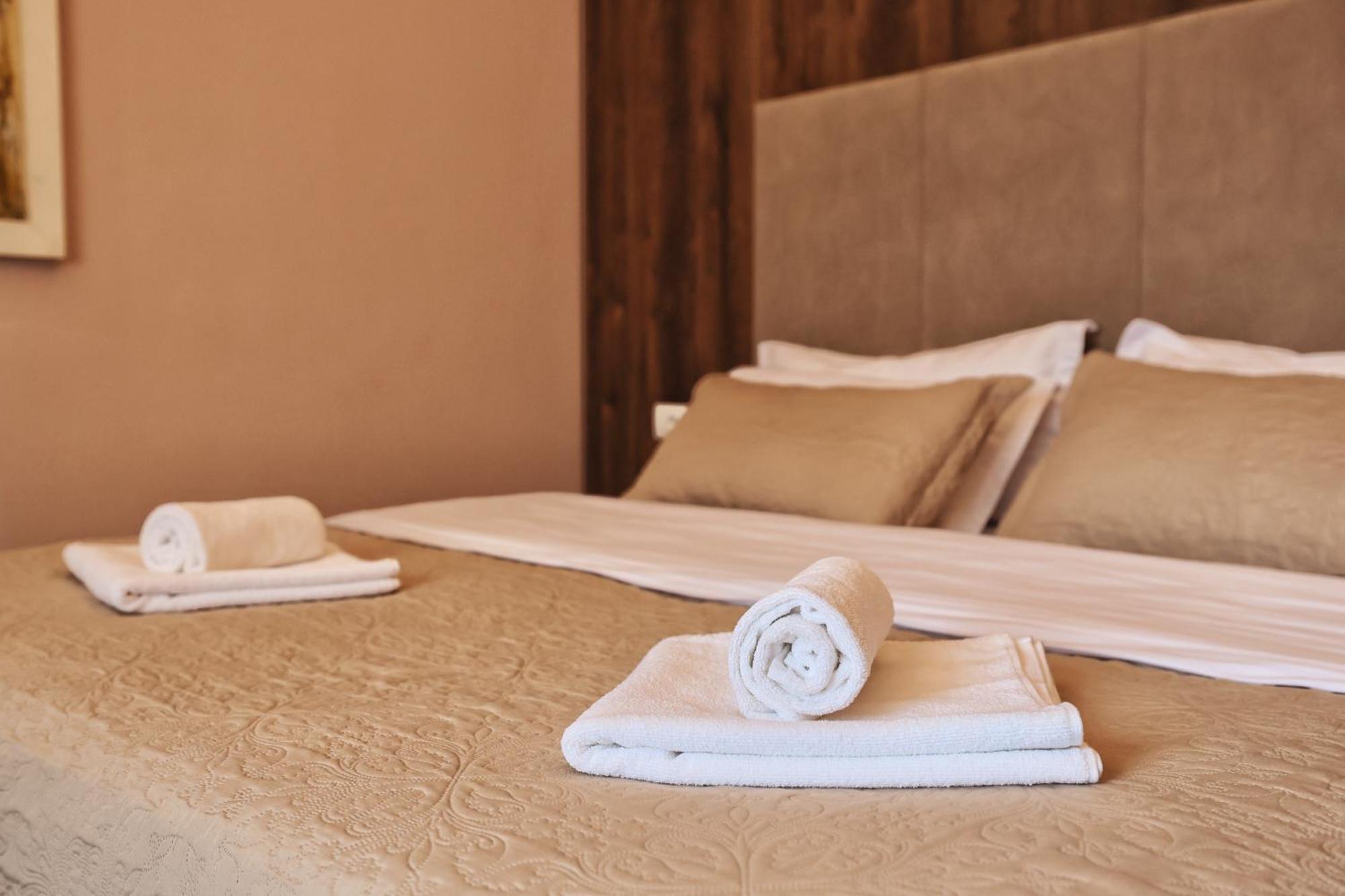 Vila Casablanca - Boutique Hotel & Restaurant Shkodër エクステリア 写真