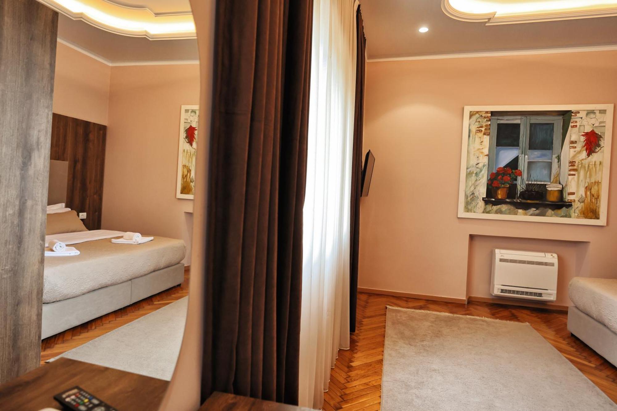 Vila Casablanca - Boutique Hotel & Restaurant Shkodër エクステリア 写真